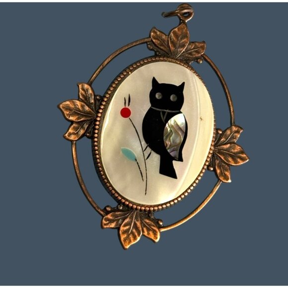 Vintage Copper Pendant With Inlaid Mother Of Pearl Owl Design 3" Oval With Flora - Picture 2 of 5